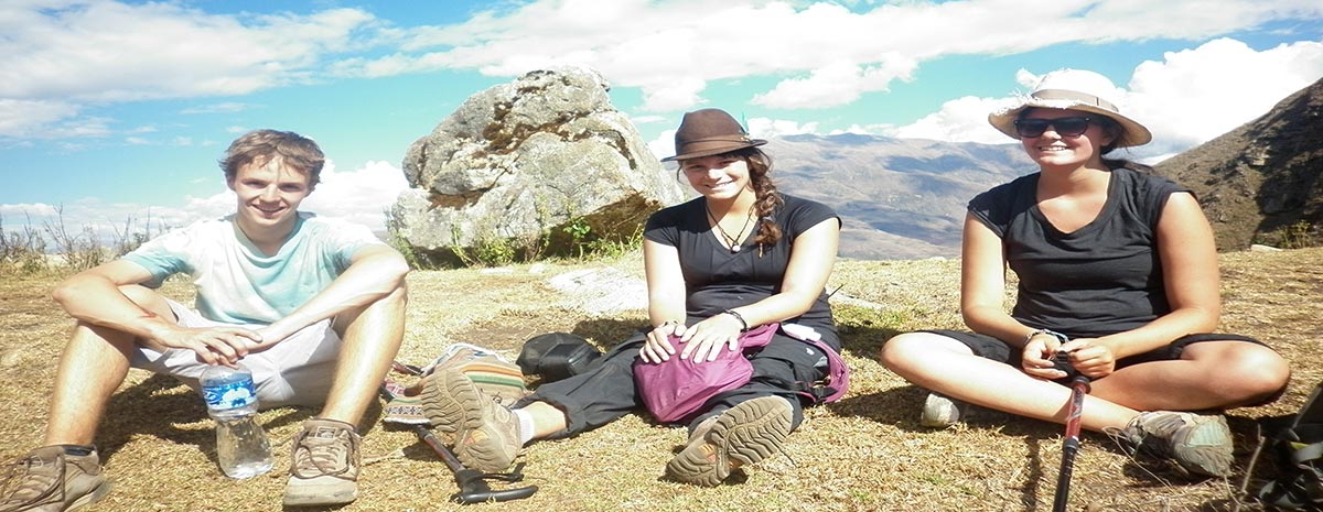 Descansando un momento camino a Choquequirao