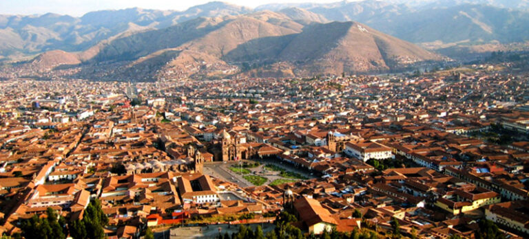 Foto aérea de la plaza de armas del Cusco